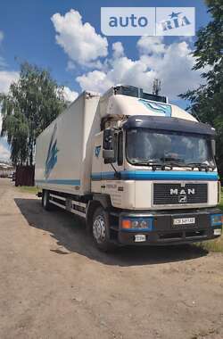 Вантажний фургон MAN 18.224 2000 в Чернігові