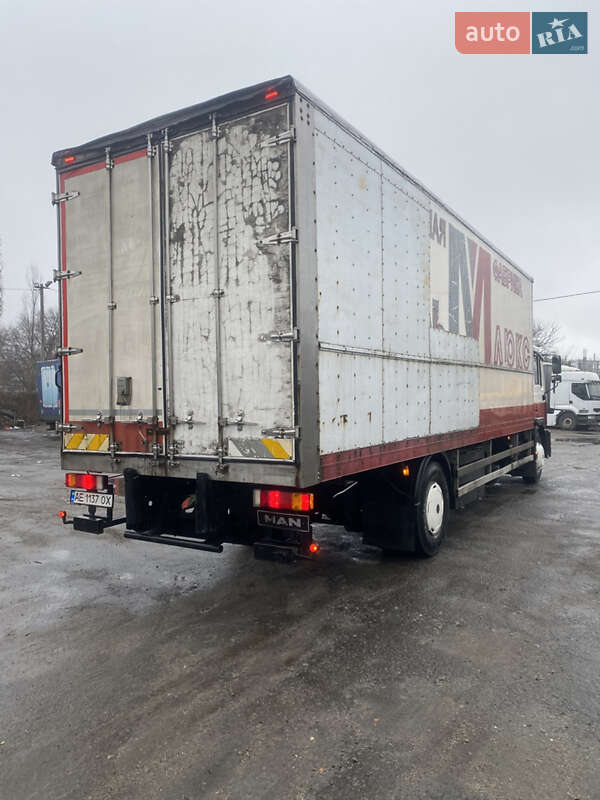 Грузовой фургон MAN 18.224 2001 в Днепре