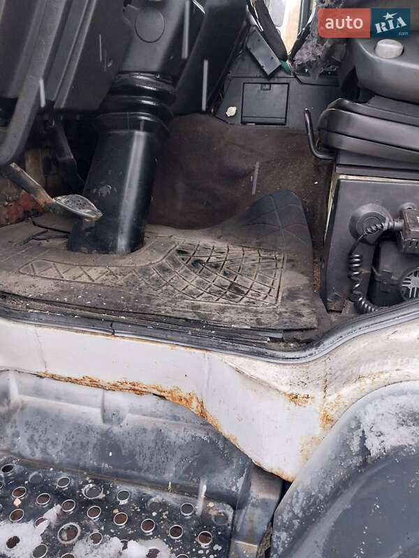 Вантажний фургон MAN 18.224 2002 в Харкові