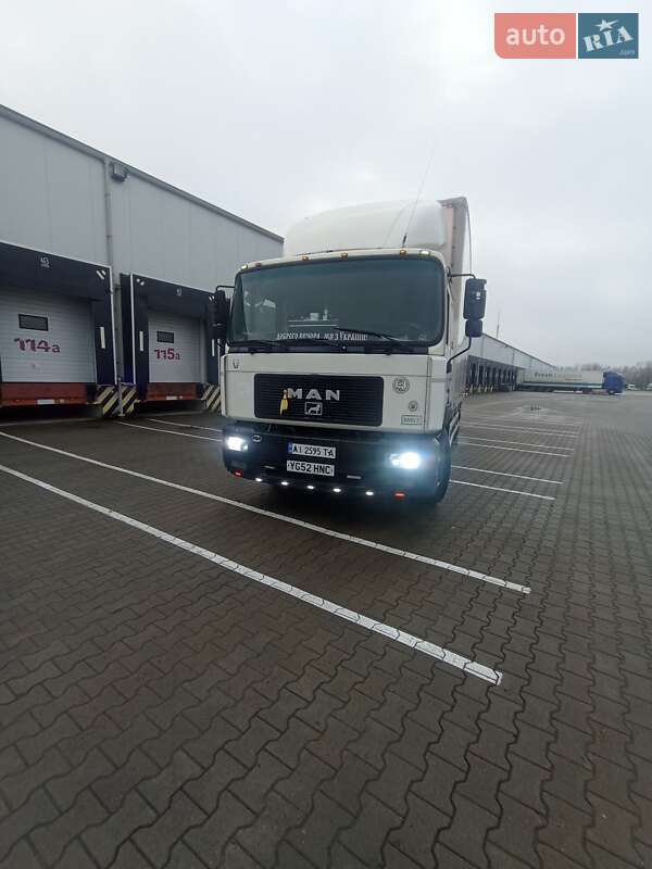 Грузовой фургон MAN 18.225 2002 в Броварах