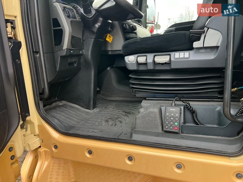 Тягач MAN 18.403 2013 в Хусте