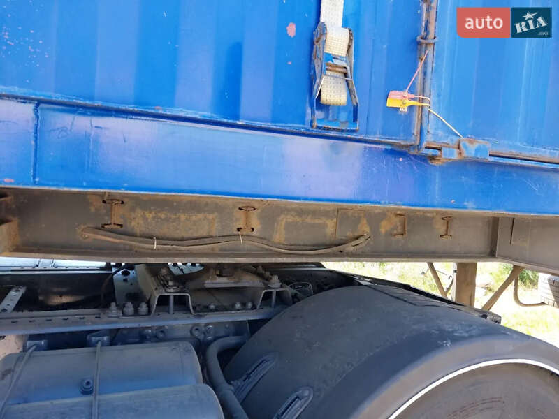 Тягач MAN 18.413 2002 в Новоархангельську