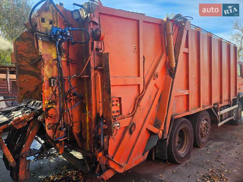 Сміттєвоз MAN 18 2001 в Києві