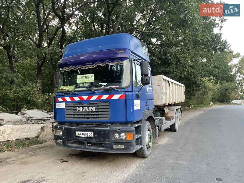 Контейнерний навантажувач MAN 24.222 1999 в Києві