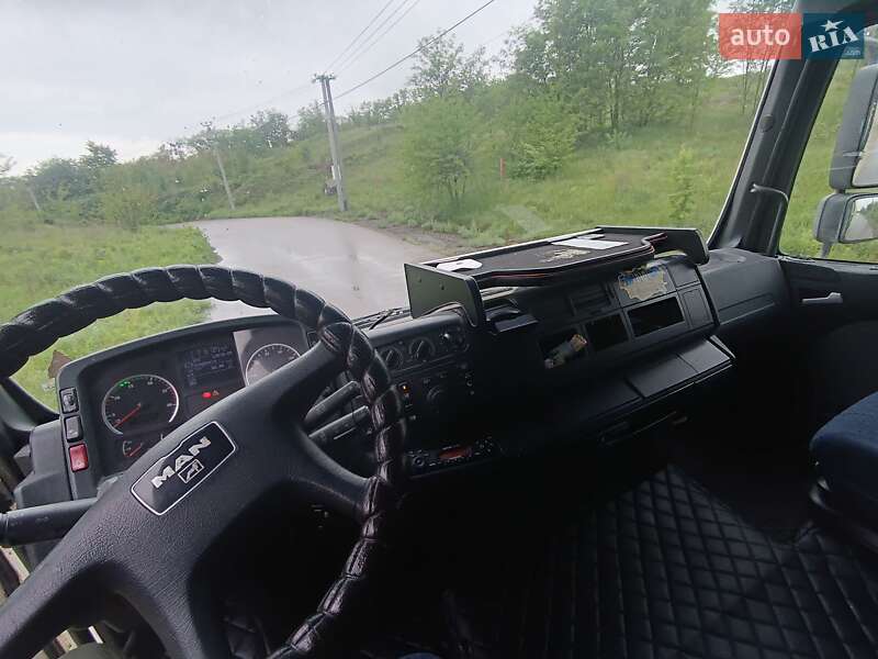 Контейнеровоз MAN 26.390 2005 в Хотові
