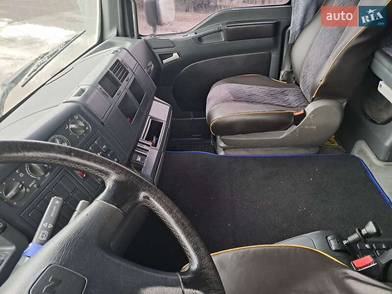 Контейнеровоз MAN 26.410 2003 в Днепре