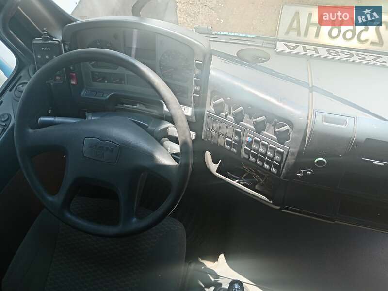 Тягач MAN 26.413 2002 в Києві