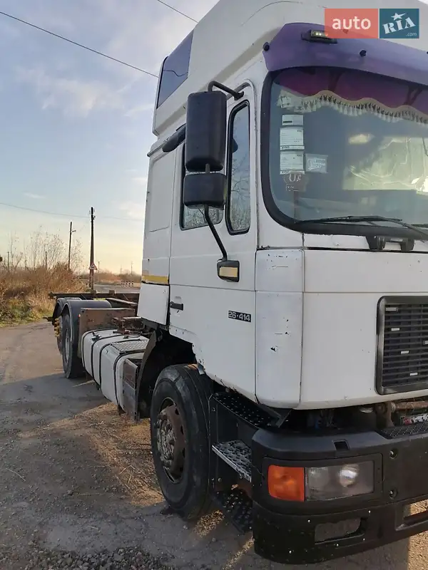 Контейнеровоз MAN 26.414 2000 в 