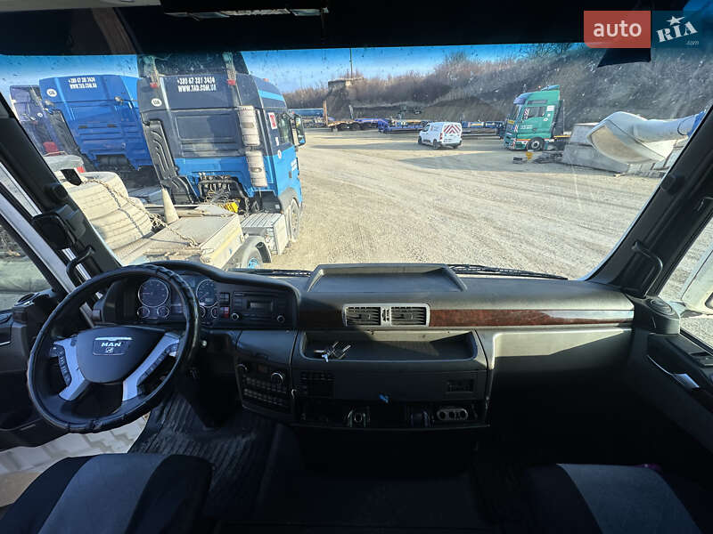 Тягач MAN 26.480 2008 в Волочиске