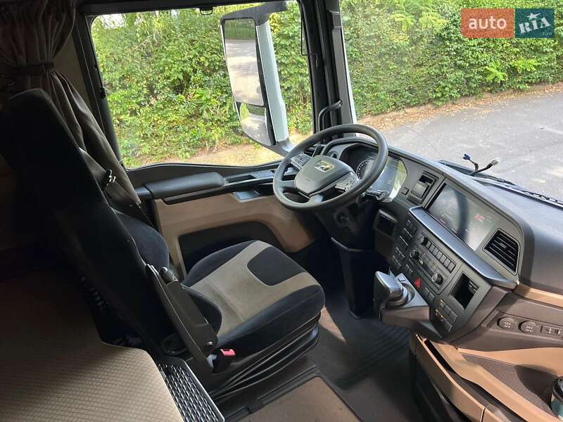 Контейнеровоз MAN 26 2021 в Черновцах