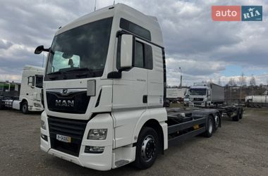 Контейнеровоз MAN 26 2020 в Черновцах