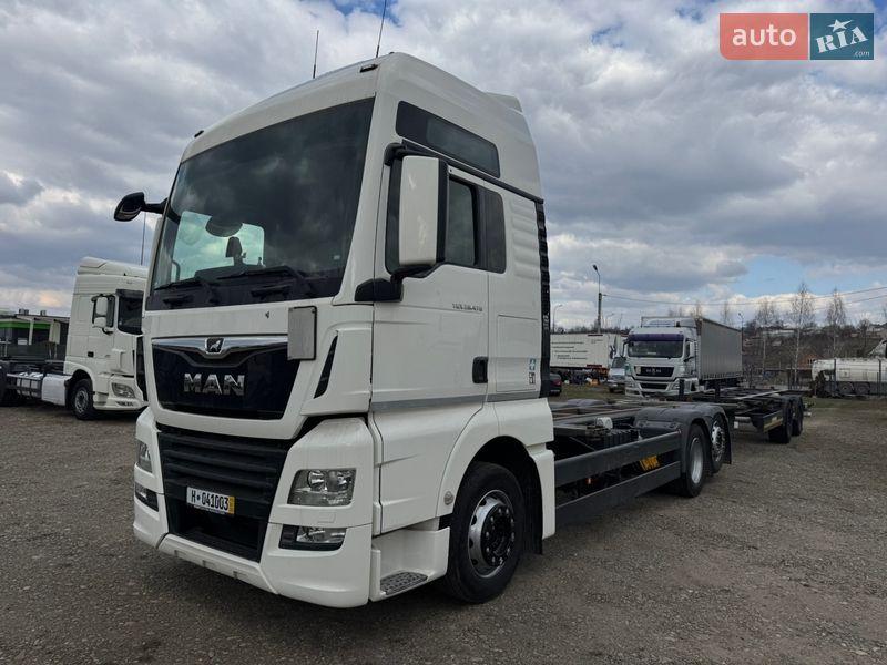 Контейнеровоз MAN 26 2020 в Черновцах