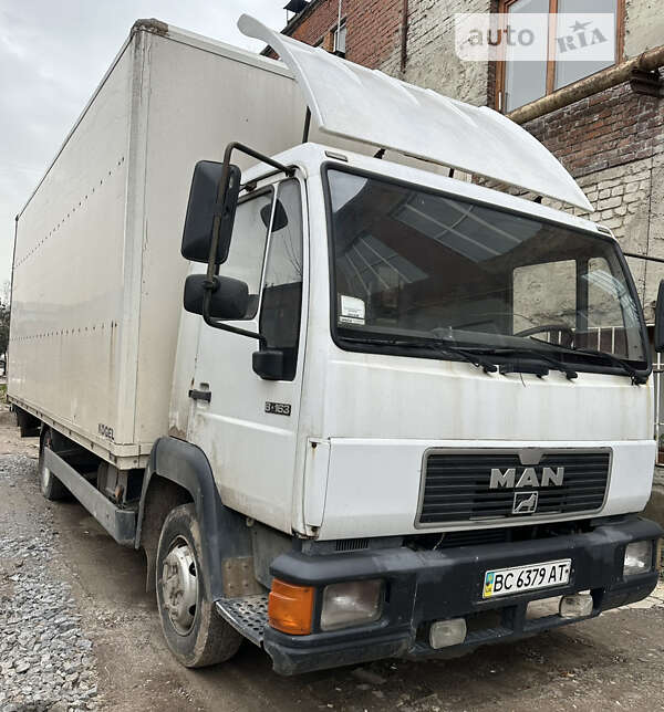 Вантажний фургон MAN 8.163 2000 в Львові
