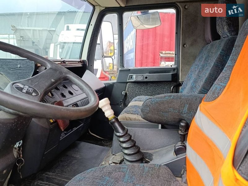 Вантажний фургон MAN 8.163 2000 в Кам'янець-Подільському