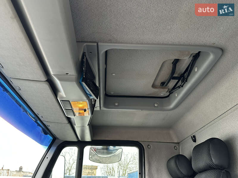 Вантажний фургон MAN 8.180 2005 в Умані