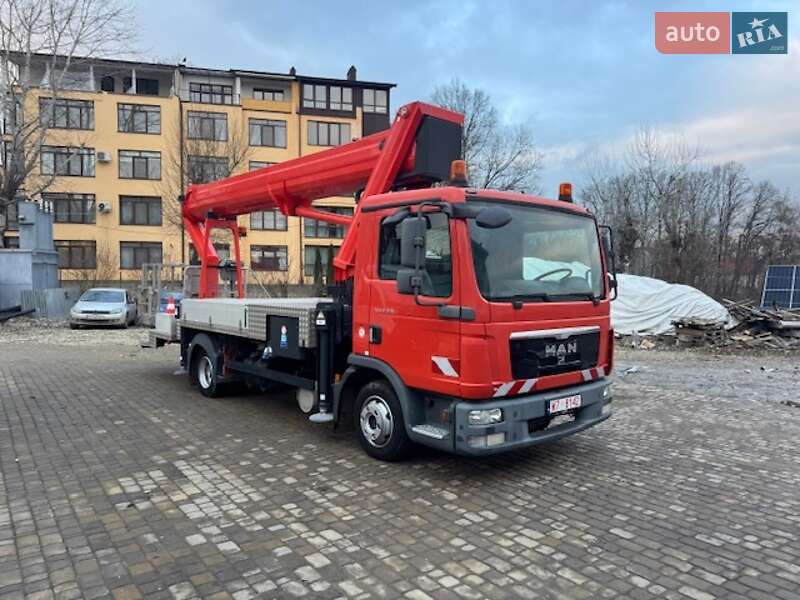 Автовышка MAN 8.180 2012 в Черновцах фото 7 Автовышка MAN 8.180 2012 в Черновцах