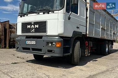 Контейнеровоз MAN F 2000 1993 в Полтаве Контейнеровоз MAN F 2000 1993 в Полтаве