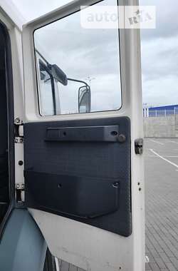 Вантажний фургон MAN L 2000 2001 в 