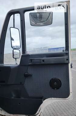 Вантажний фургон MAN L 2000 2001 в 