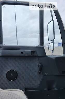 Вантажний фургон MAN L 2000 2001 в 