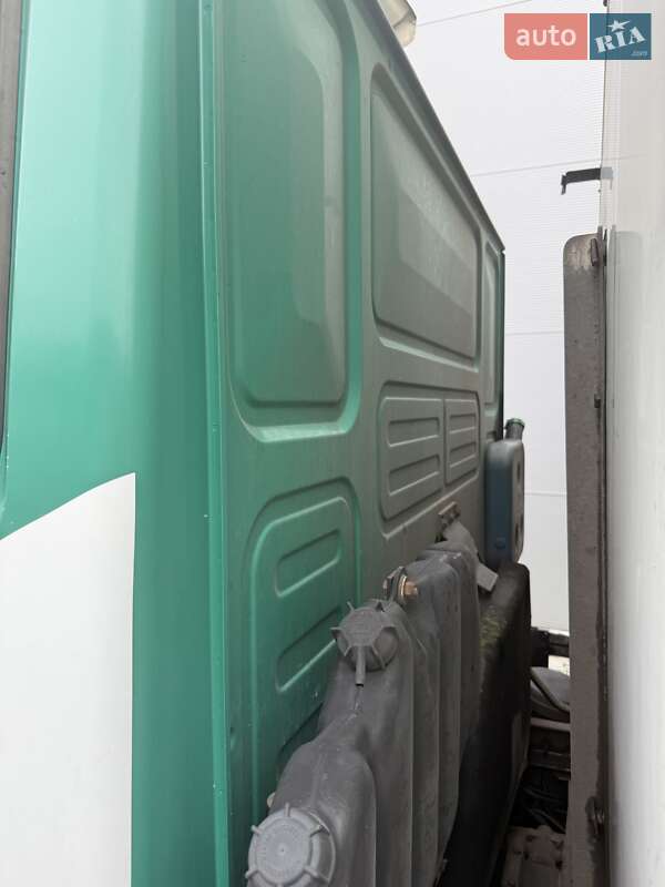 Грузовой фургон MAN LE 12.220 2004 в Ровно