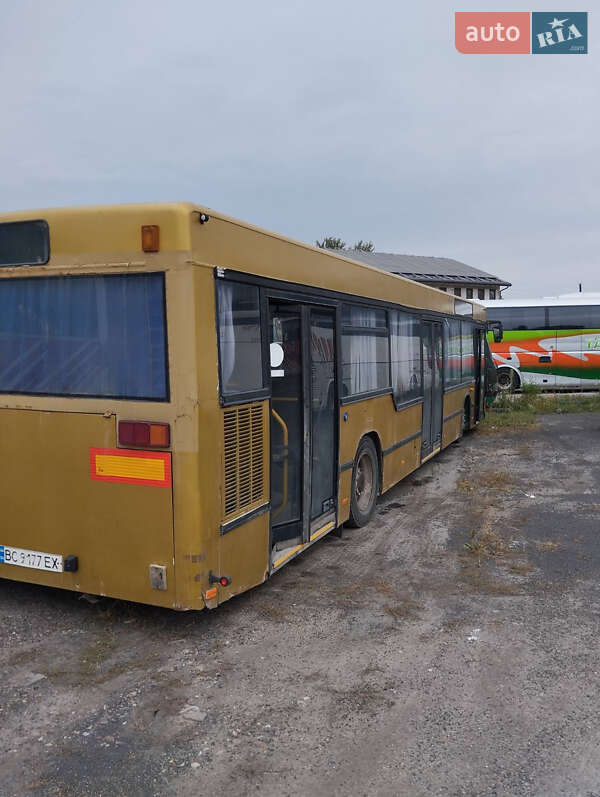 Міський автобус MAN NL 202 1994 в Львові