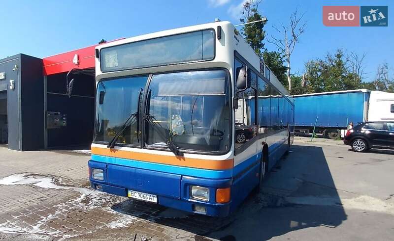 Городской автобус MAN NL 202 1998 в 