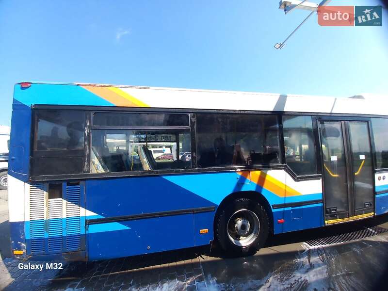 Міський автобус MAN NL 202 1998 в Стрию