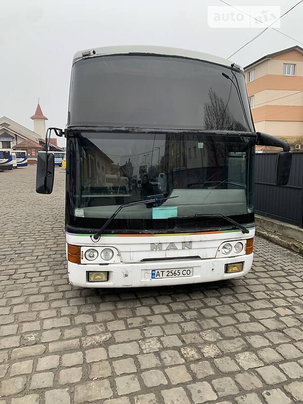 Пригородный автобус MAN Noge 2000 в Ивано-Франковске