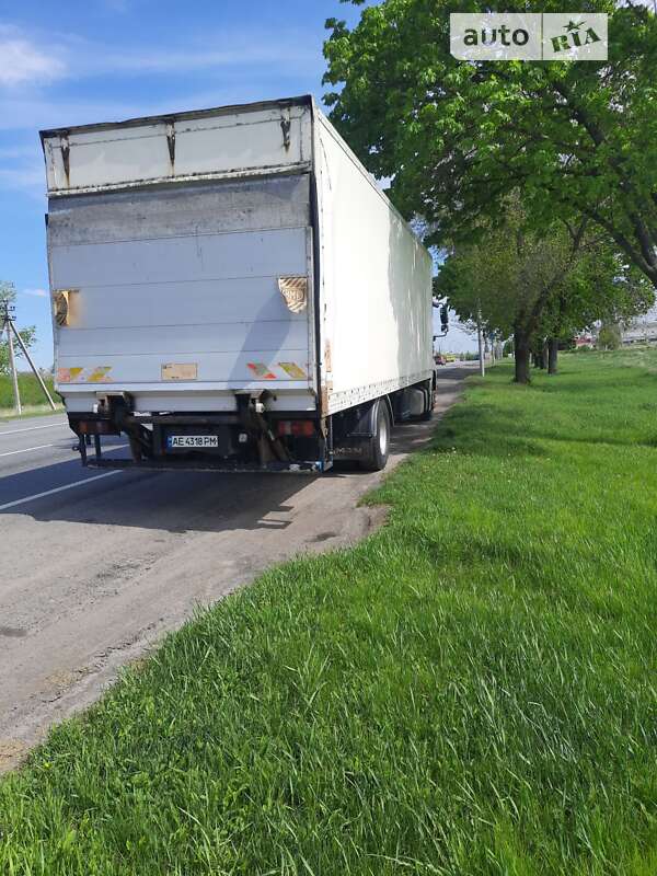 Грузовой фургон MAN TGA 2005 в Днепре