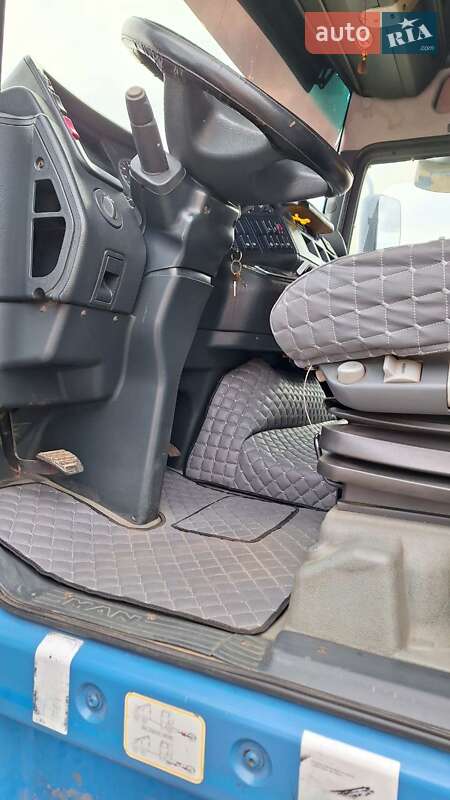 Зерновоз MAN TGA 2004 в Новгородці