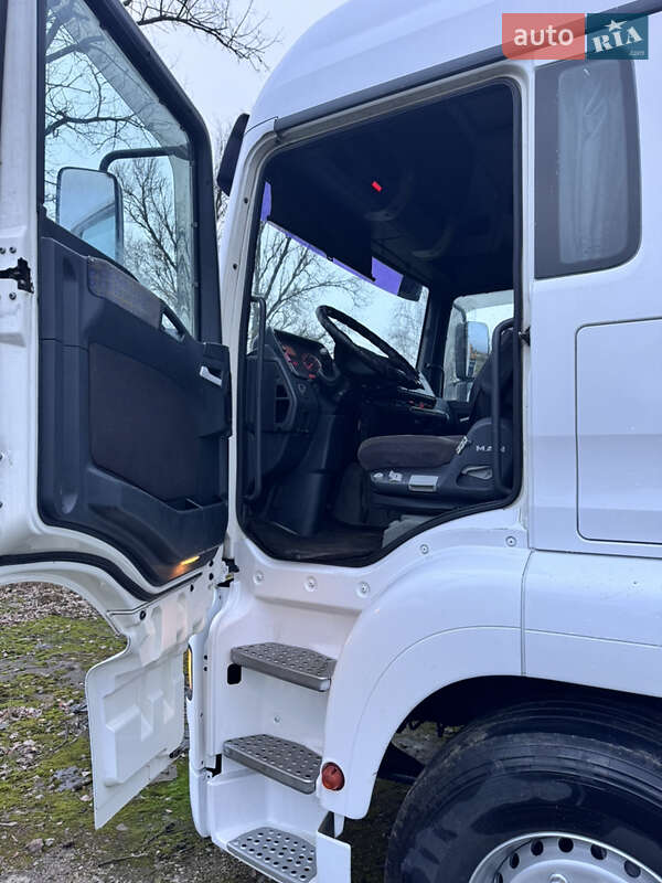 Кран-маніпулятор MAN TGA 2004 в Бурштині