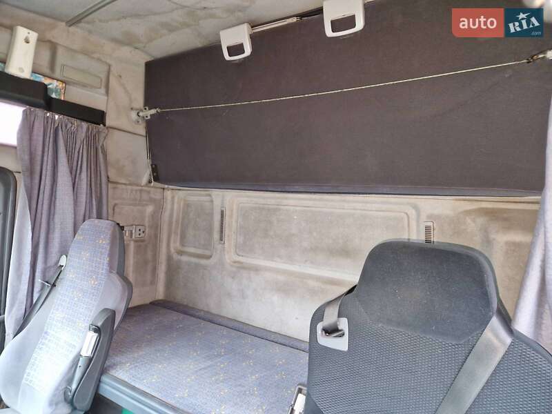 Контейнеровоз MAN TGA 2001 в Черновцах