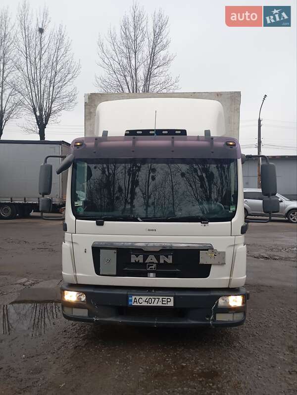 Грузовой фургон MAN TGL 2010 в Львове