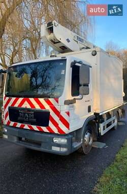 Автовишка MAN TGL 2009 в Києві