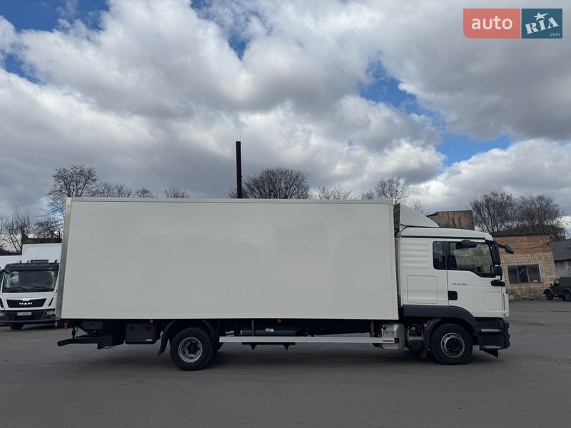 Грузовой фургон MAN TGL 2020 в Ровно