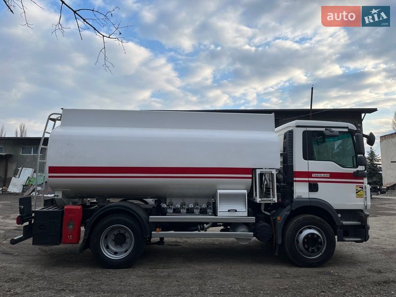 Бензовоз MAN TGM 2012 в Тернополе