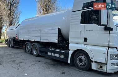 Цистерна MAN TGX 2009 в Києві