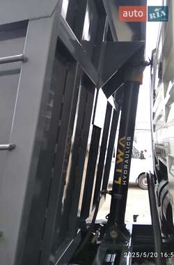 Самосвал MAN TGX 2011 в 