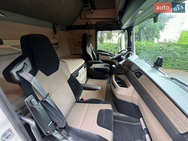 Контейнеровоз MAN TGX 2021 в Чернівцях