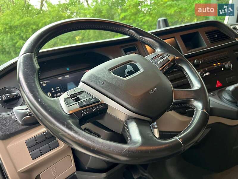 Контейнеровоз MAN TGX 2021 в Чернівцях
