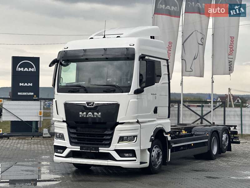 Контейнеровоз MAN TGX 2021 в 