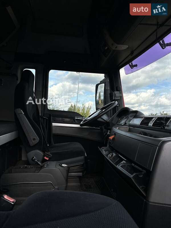 Контейнеровоз MAN TGX 2009 в Києві