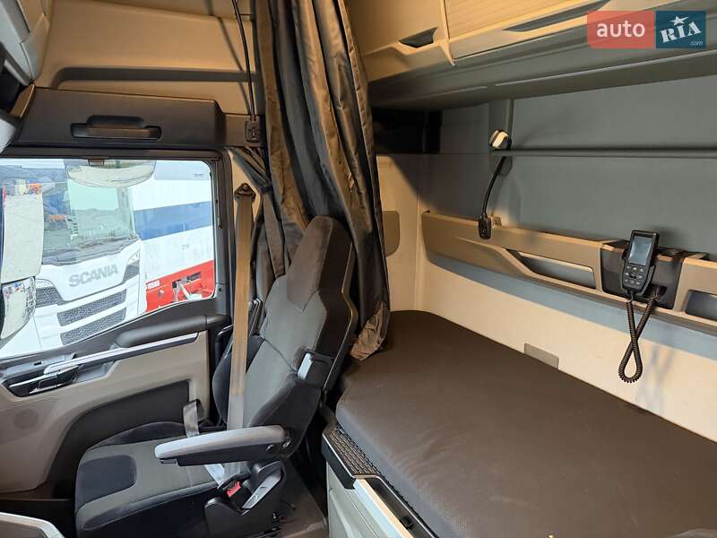 Контейнеровоз MAN TGX 2021 в Залещиках