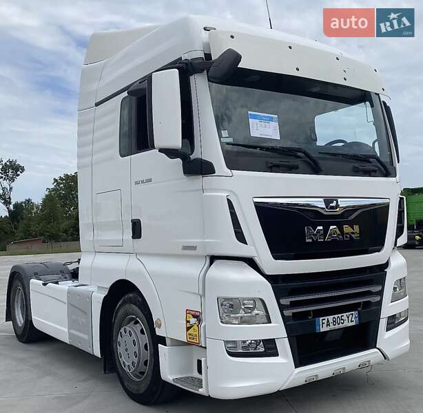 Тягач MAN TGX 2018 в Красном фото 6 Тягач MAN TGX 2018 в Красном