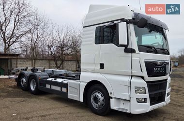Контейнеровоз MAN TGX 2015 в Чернівцях