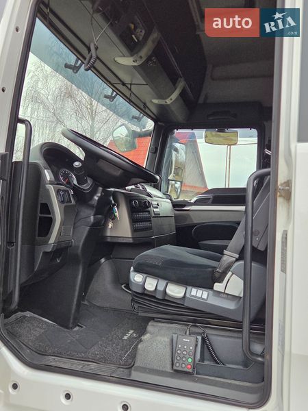 Контейнеровоз MAN TGX 2015 в Черновцах