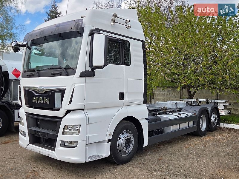 Контейнеровоз MAN TGX 2015 в Черновцах