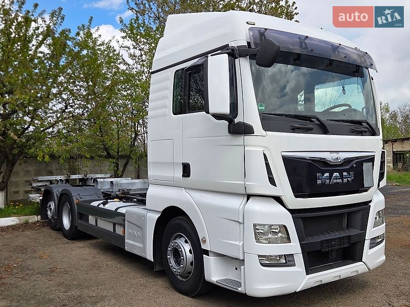 Контейнеровоз MAN TGX 2015 в Черновцах