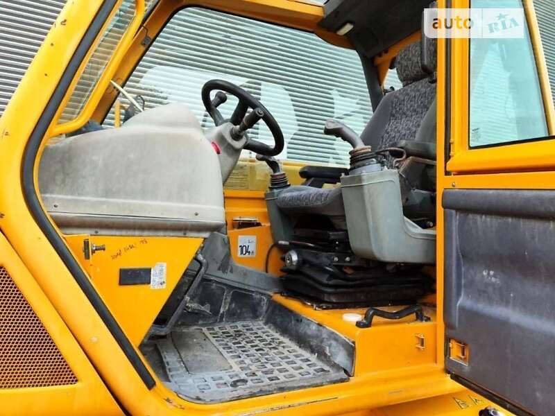 Телескопічні навантажувачі Manitou MRT 2011 в Києві